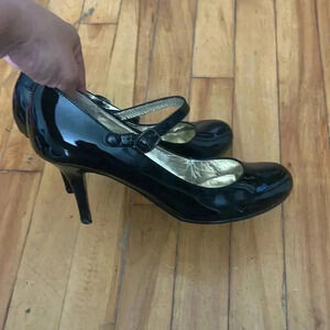 Luvvy  steve madden patent‎ leather mary janes